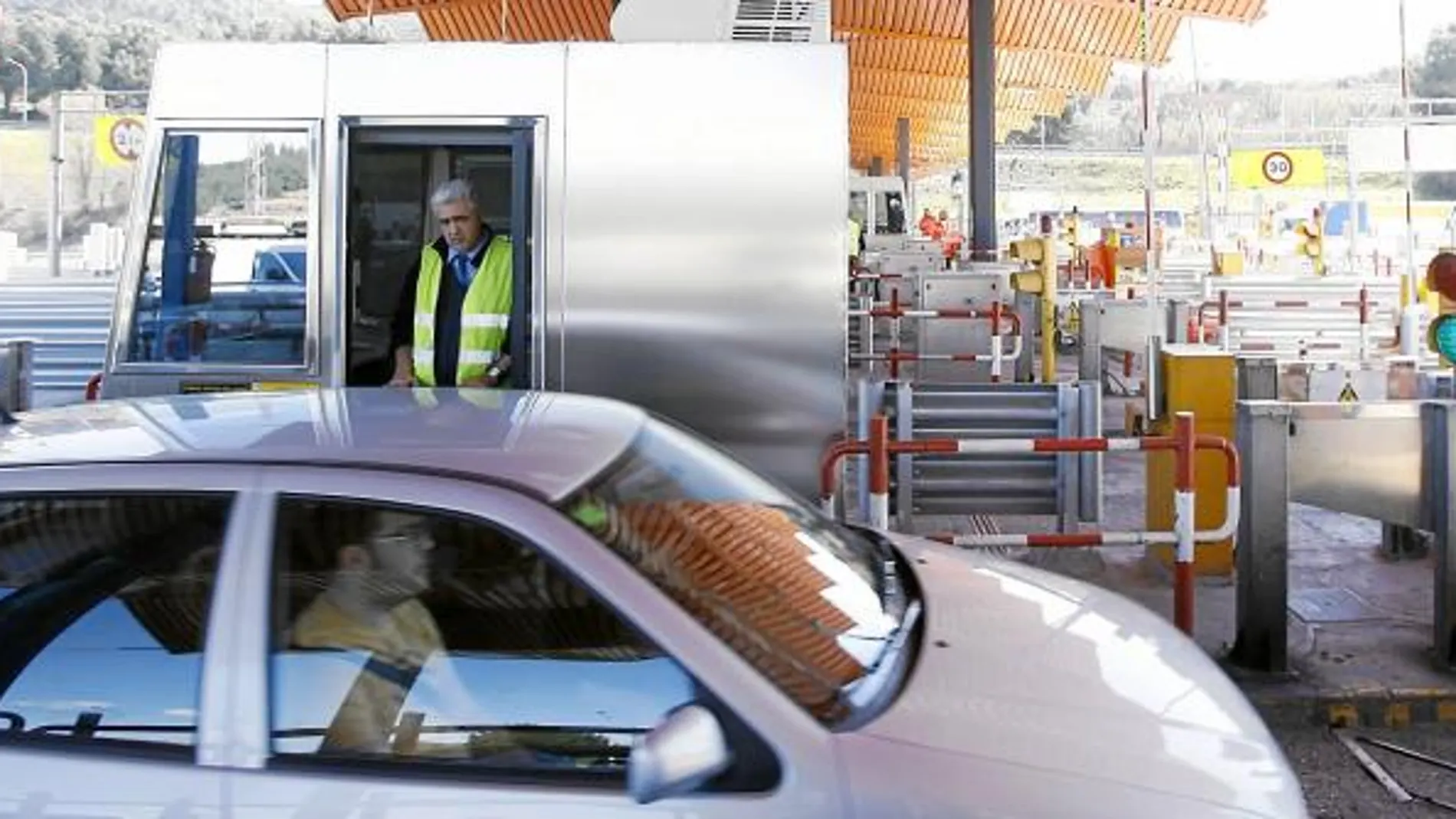 2.500 kilómetros de autopistas de peaje de pago existen en España.
