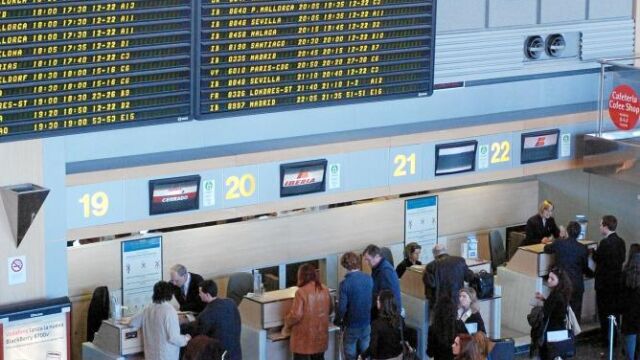 El tráfico de pasajeros cae un 114 por ciento hasta marzo