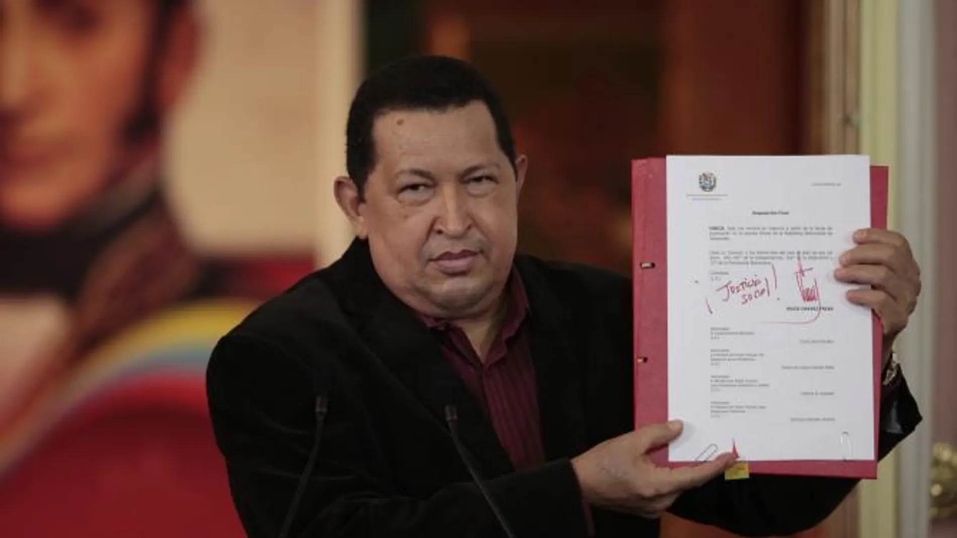 El Parlamento otorga otro permiso a Chávez para tratarse en Cuba