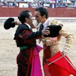 Tanto El Cid, en la imagen, como Daniel Luque brindaron uno de sus astados a El Fundi en su adiós a Madrid