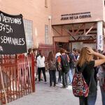 Los padres de los menores que se quedarán sin clases consideran que es una irresponsabilidad que los profesores convoquen cinco días de huelga al inicio del curso