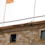 Denuncian un ultraje a la bandera española en Sant Pol