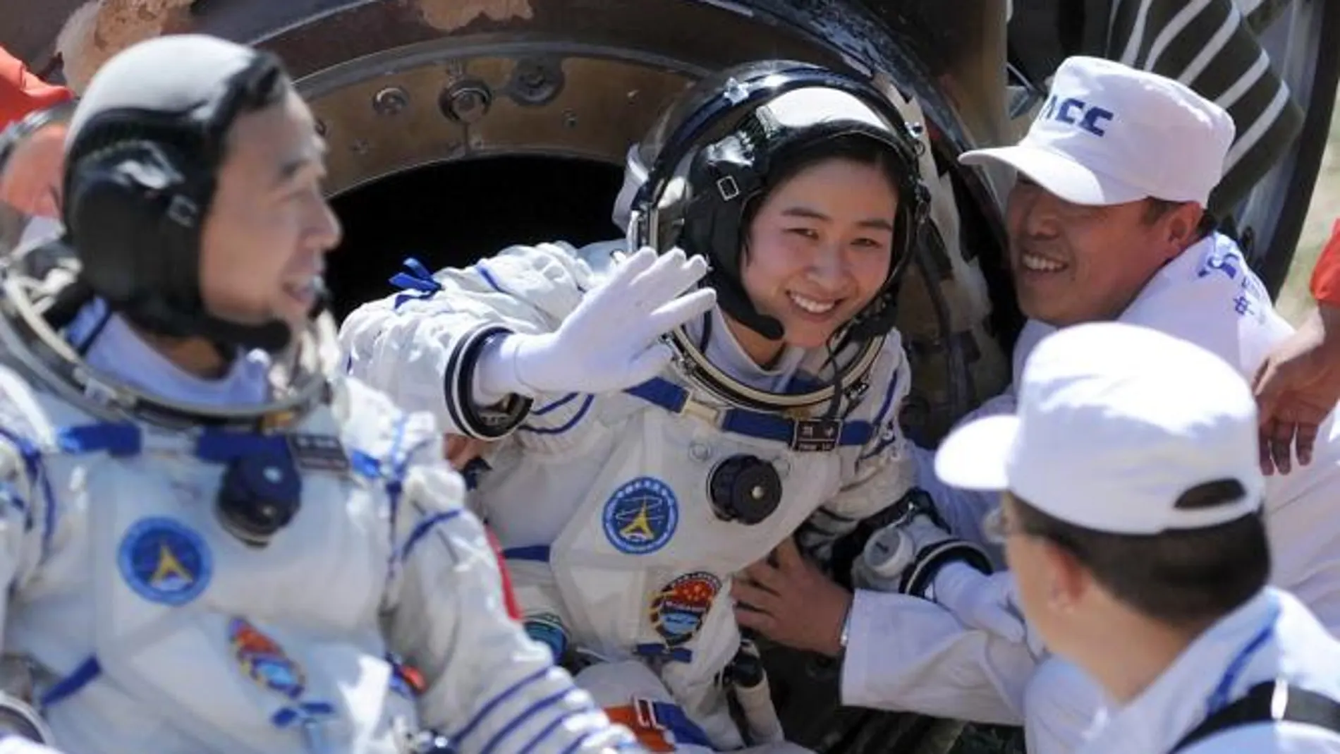 China celebra su éxito espacial con un baño de patriotismo