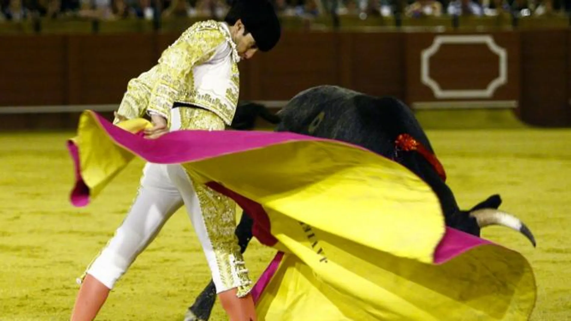 El banderillero Niño de Osuna herido en La Maestranza