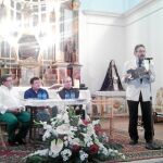 Carlos de la Casa presenta el libro en la ermita de Julián de San Agustín de Medinaceli, junto a José Antonio Martín de Marco; el alcalde del municipio soriano, Felipe Utrilla, y el Abad Isidoro Anguita