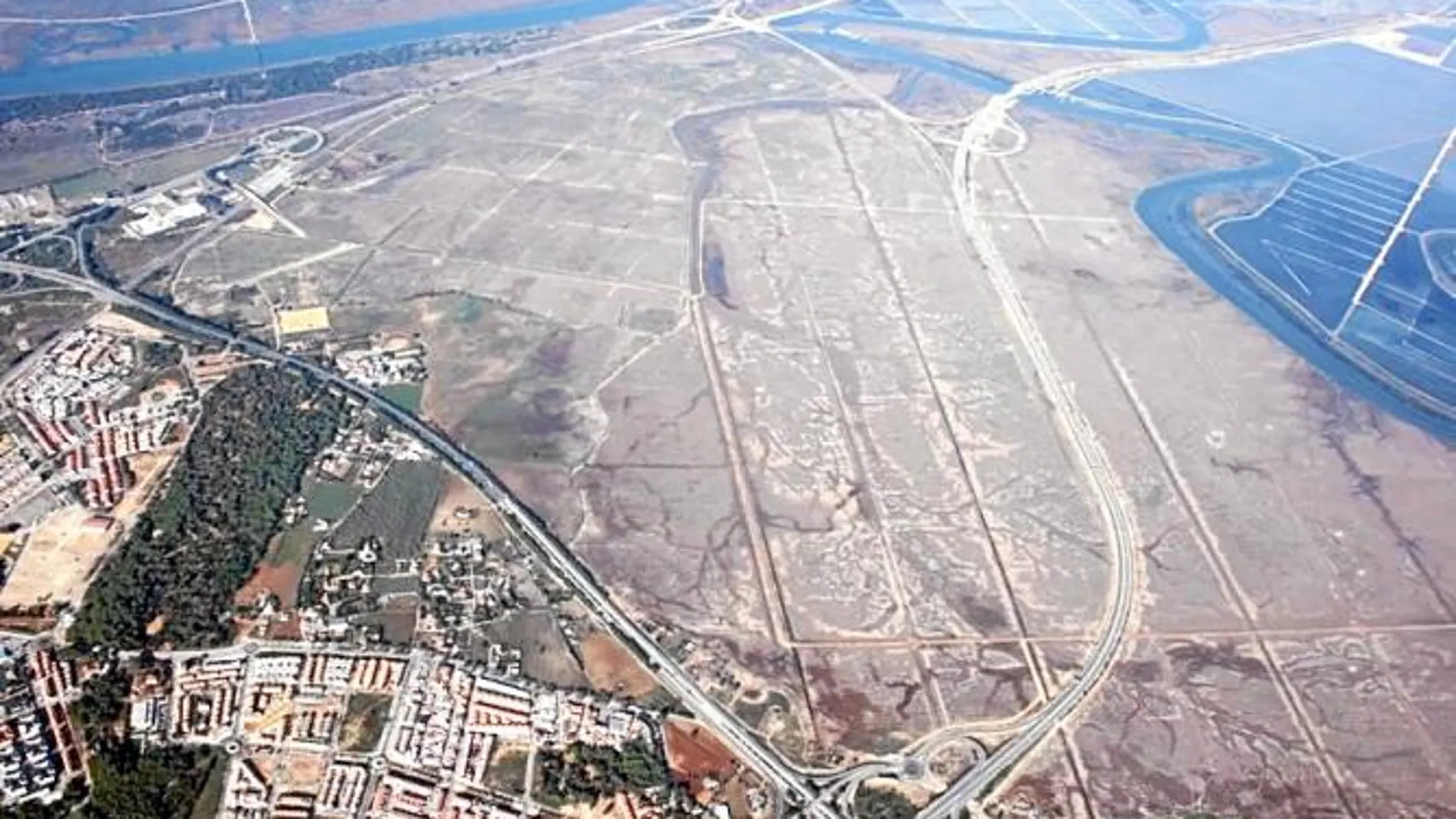 Vista aérea de los terrenos en los que estaba previsto construir el complejo industrial