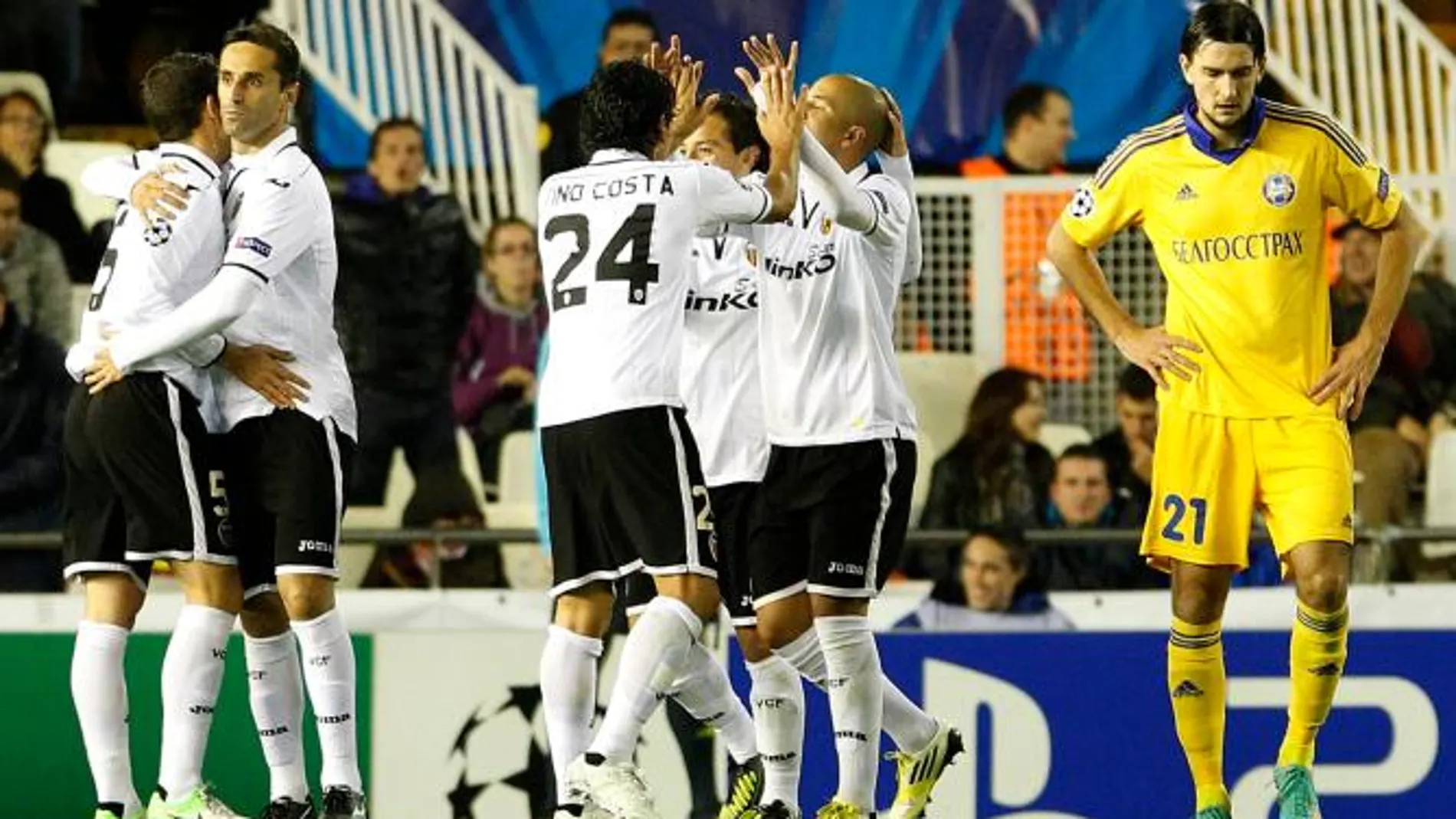 El Valencia vuelve a golear al BATE y acaricia los octavos de final (4-2)