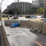 La calle Aragó mantendrá un carril cerrado hasta que acaben las obras