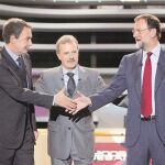 Reválida del PSOE, que da el poder a las mujeres, con una ministra de Defensa embarazada