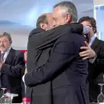  Griñán logra la Presidencia del PSOE tras forzar la salida de Chaves