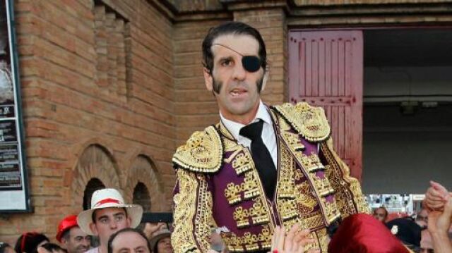Padilla abre la última puerta grande de su temporada española