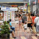 Los descuentos en los comercios de Murcia comienzan con rebajas de hasta un 70 por ciento