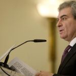 «MolinaPírate» concurso que pide la dimisión del ministro en Twitter
