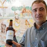 Recupera la cerveza que bebían los faraones de cebada y chufa