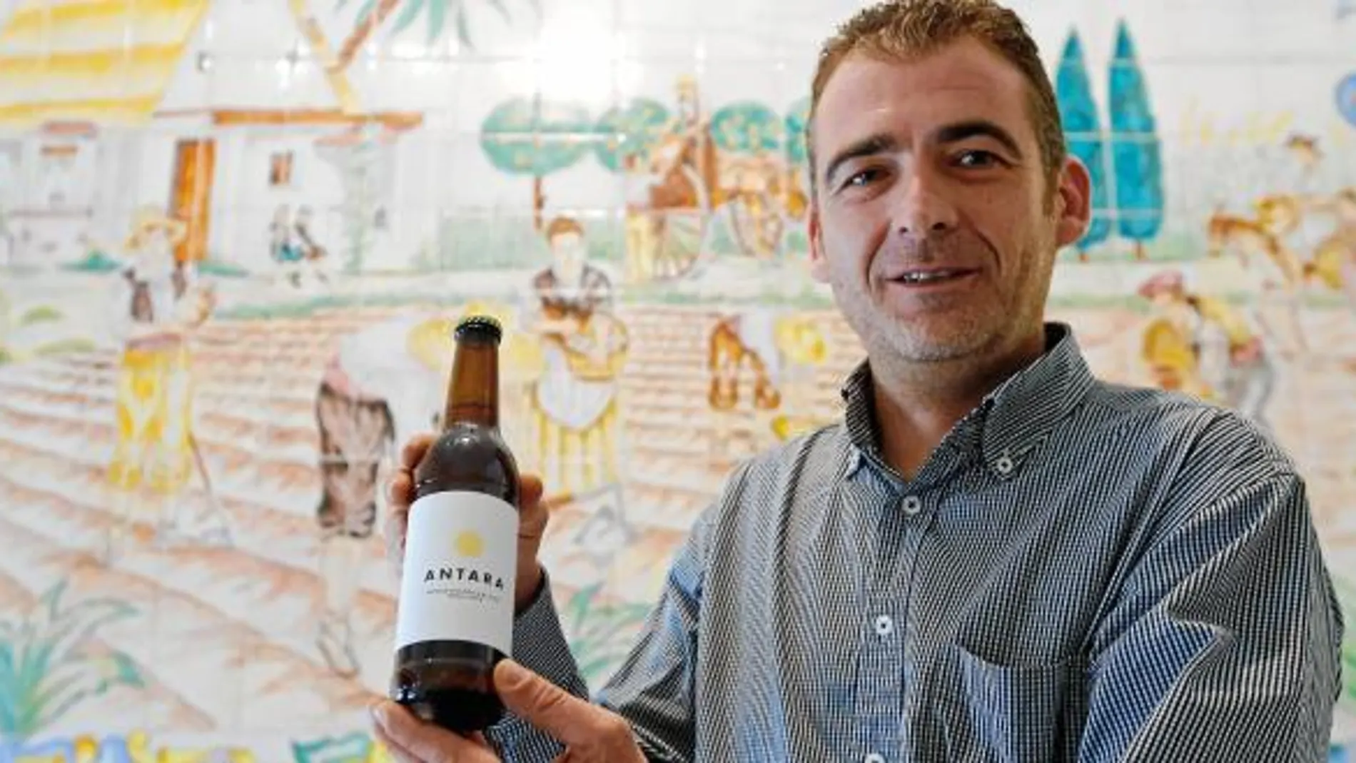 Recupera la cerveza que bebían los faraones de cebada y chufa