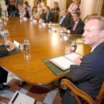 El presidente Fabra junto a los miembros del Consell, en un pleno del Gobierno calendario laboral