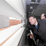 Antonio Silván y José Manuel Jiménez observan la acometida de las obras en la Ciudad del Medio Ambiente