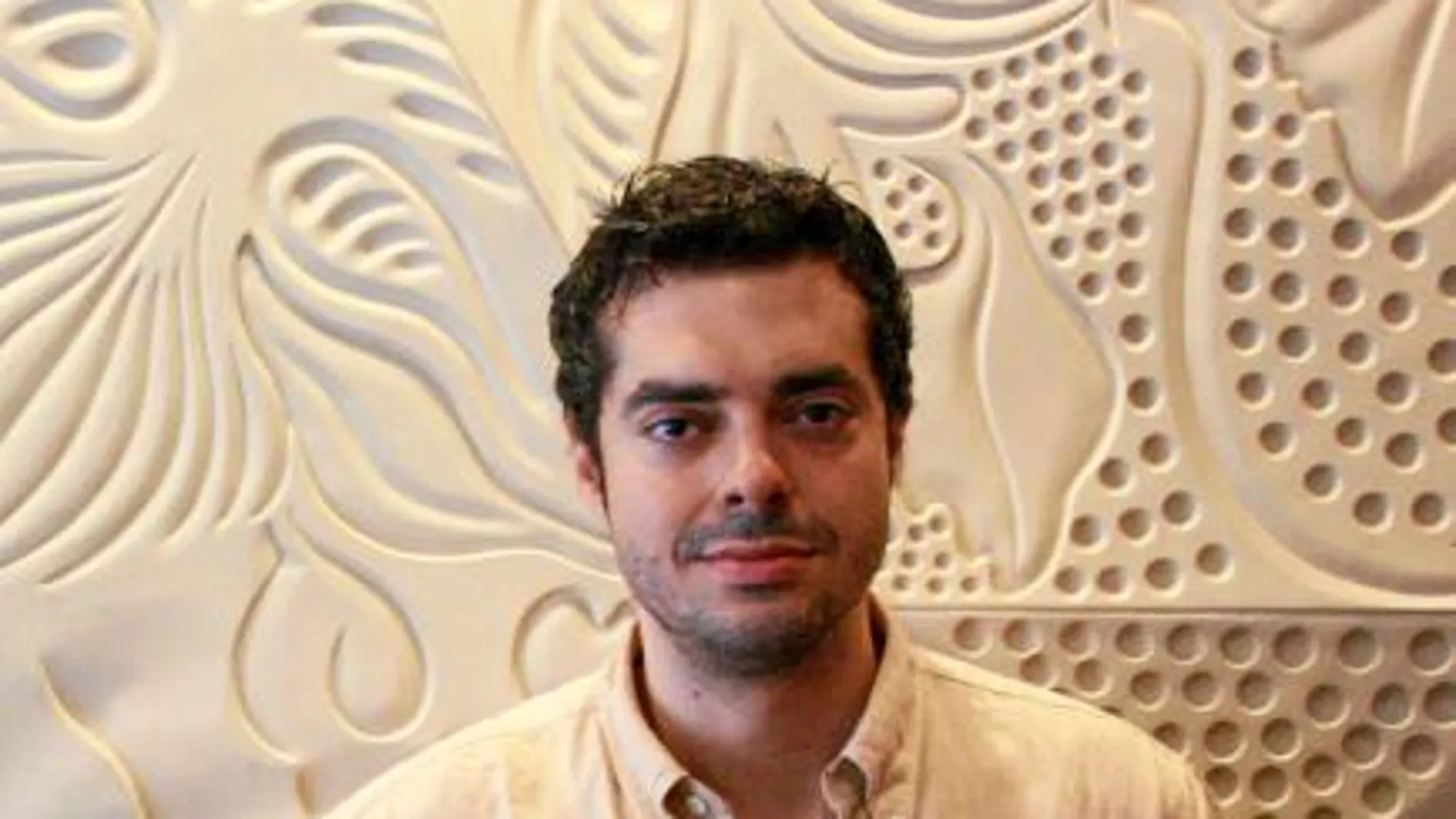 El escritor cordobés Joaquín Pérez Azaústre se consolida como uno de los autores referentes de su generación con «Los nadadores»