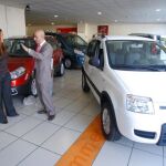 El sector del automóvil estudia reformar la red comercial por la crisis