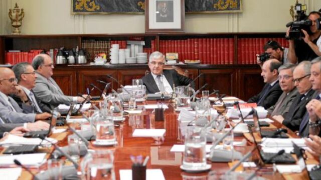 Moliner se estrena al frente del CGPJ con peticiones a Gallardón