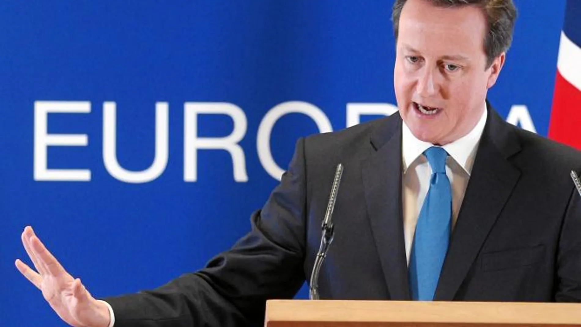 Cameron plantea cerrar fronteras si se agrava la crisis