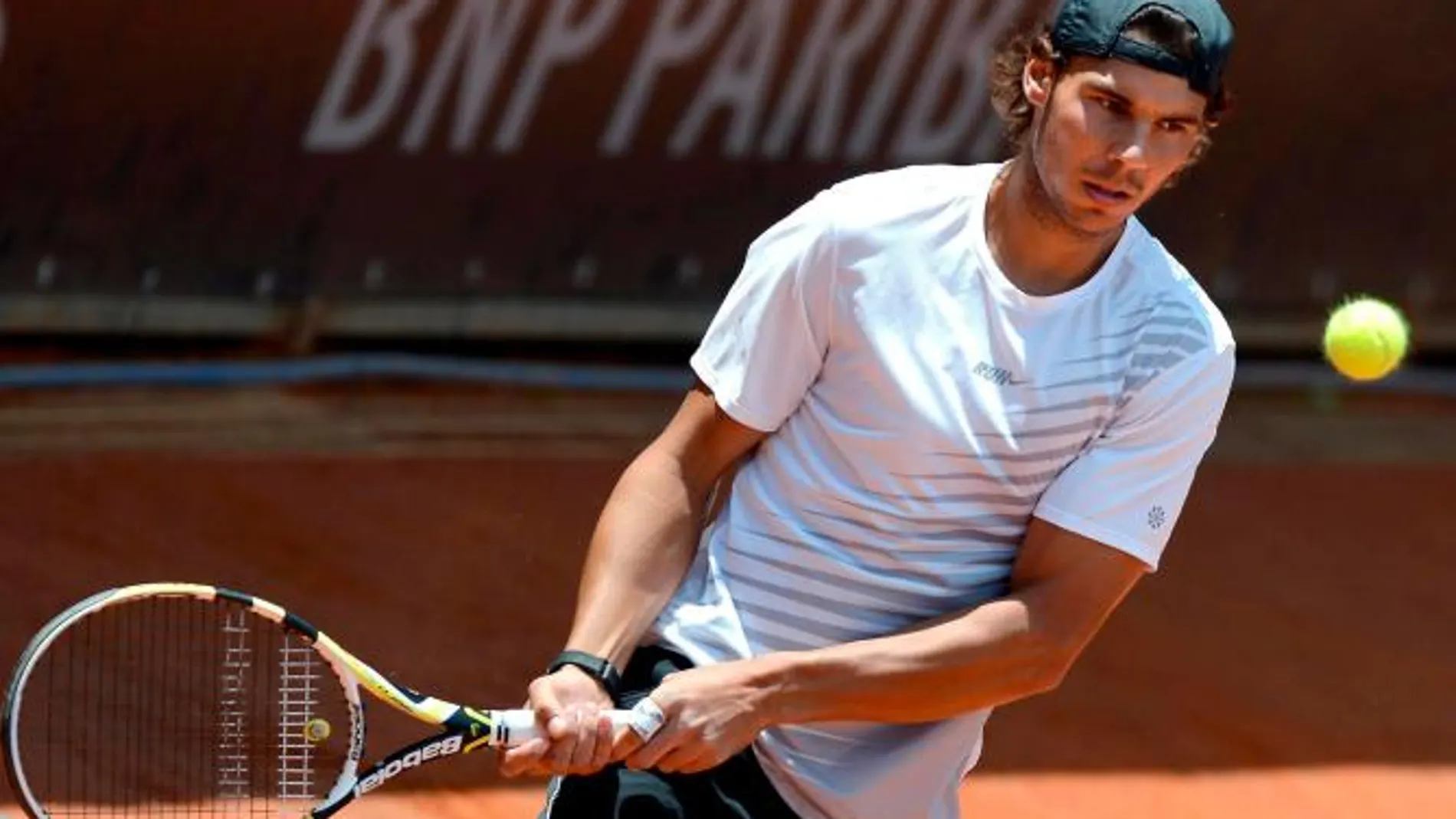Nadal olvida el azul de Madrid y se centra en Roma y Roland Garros