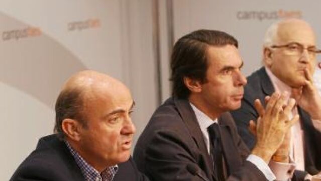 De Guindos pide más sacrificios para la recuperación