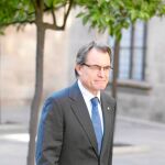Mas antes de entrar a una de las reuniones del gobierno catalán en el Palau de la Generalitat