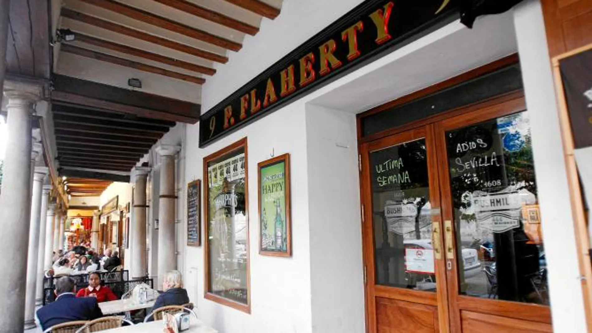 Durante esta última semana, el local realiza ofertas de liquidación y el sábado, último día, organizará una gran fiesta