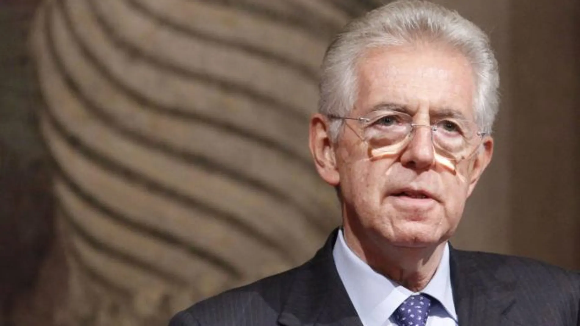 Mario Monti acepta el cargo de presidente de Gobierno de Italia
