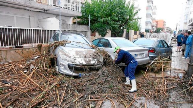La riera de Barenys se desbordó y causó destrozos en Salou