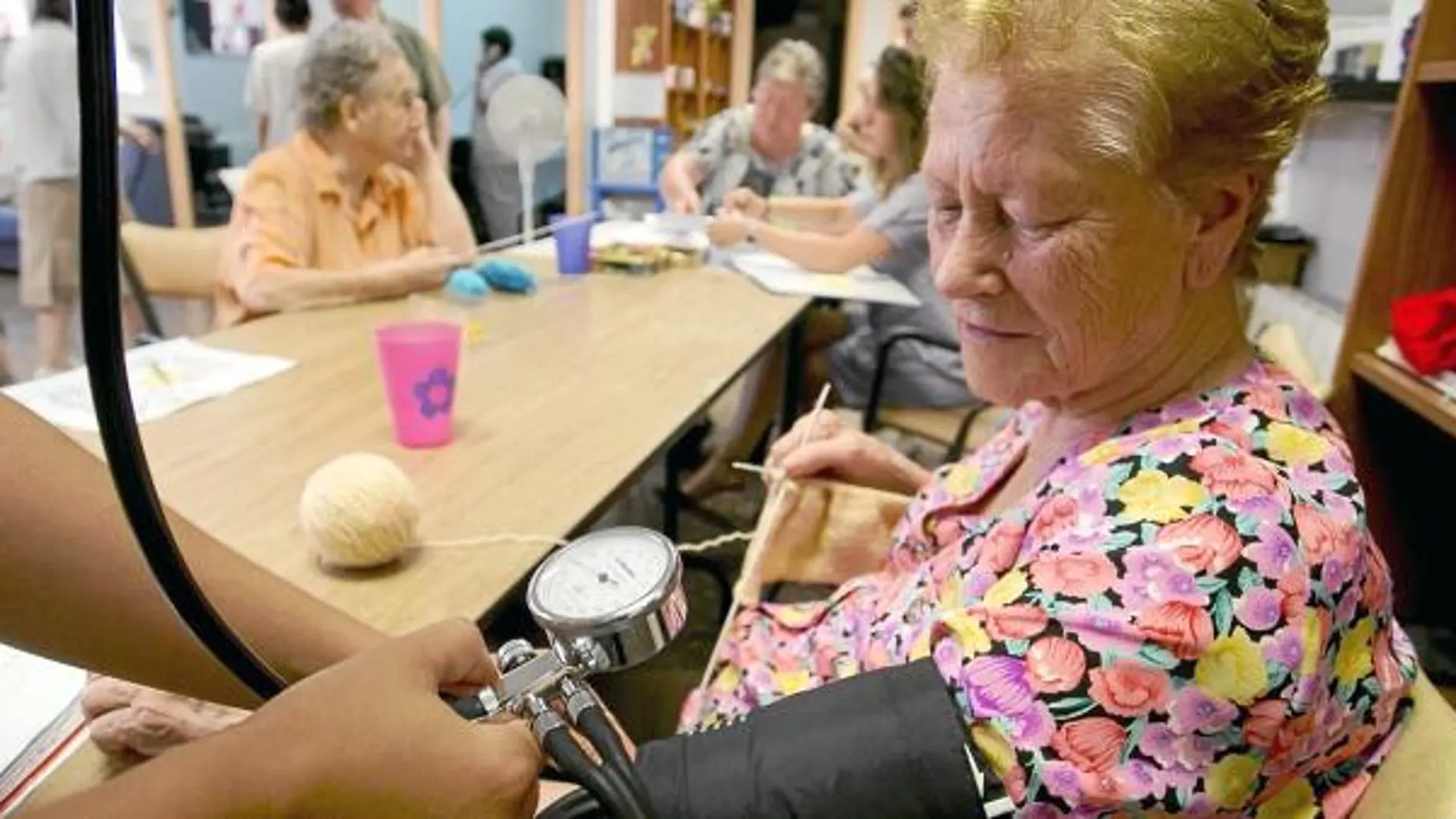La supervivencia de las residencias de personas mayores pende de un hilo desde julio