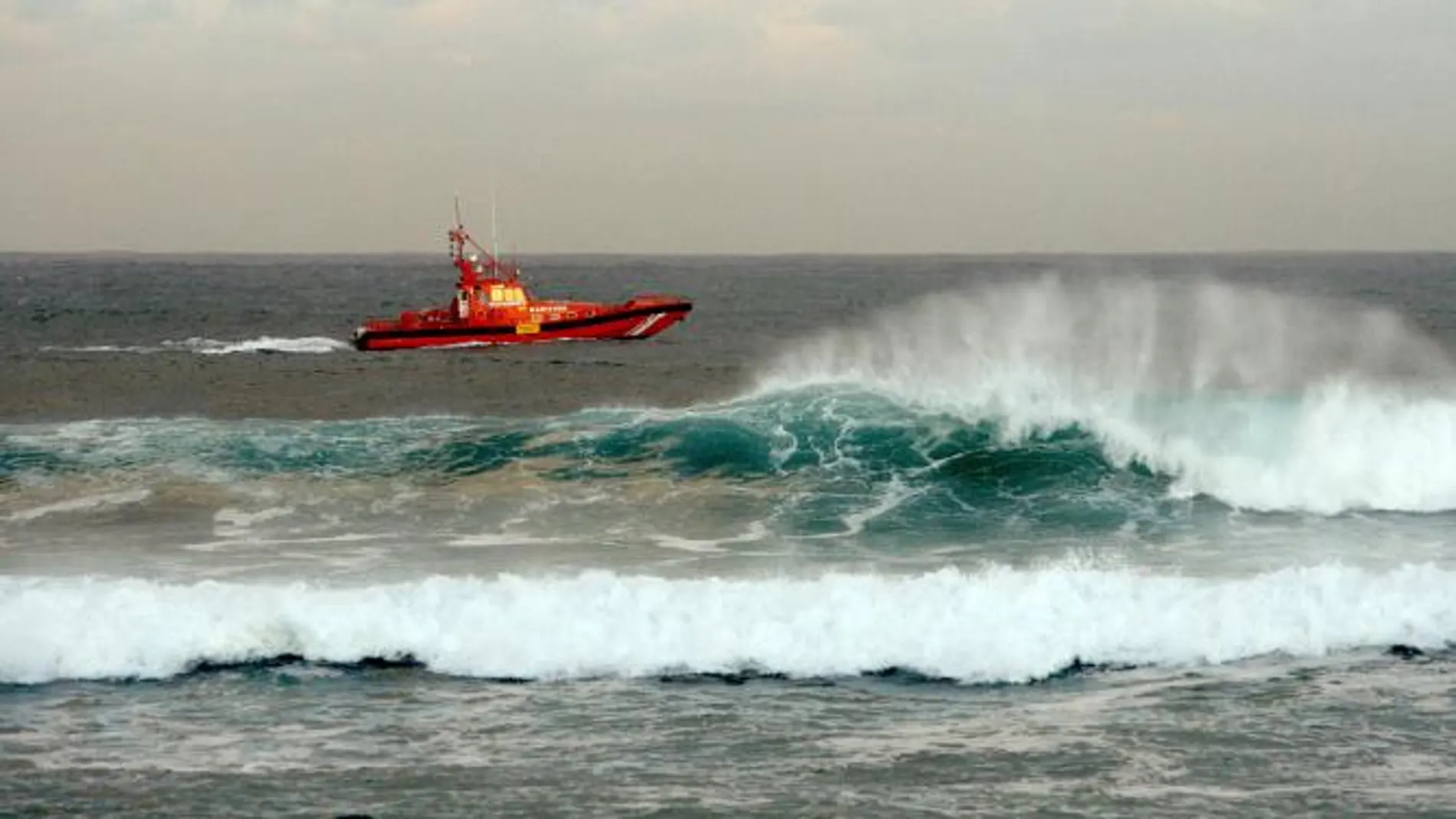 El mar devuelve a los héroes del Orzán