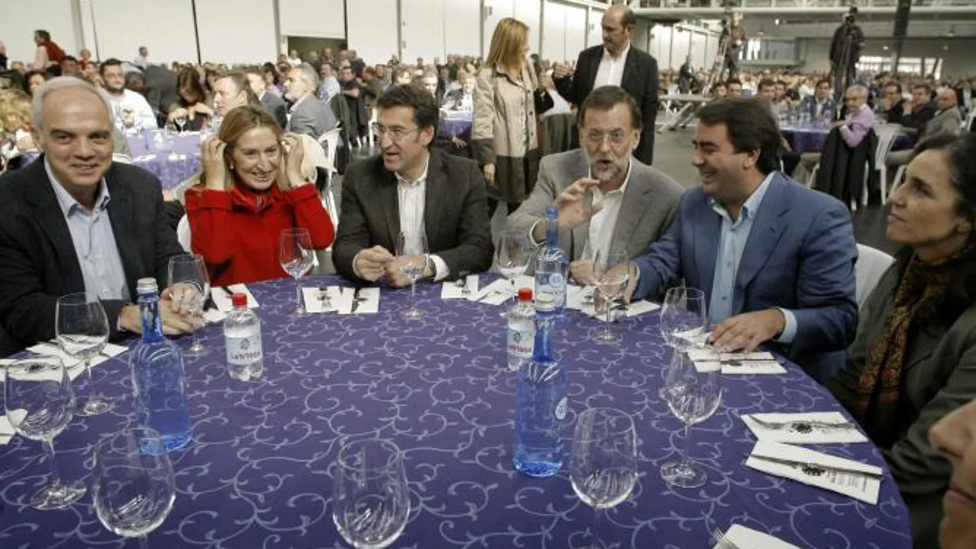 Rajoy durante el mitin-almuerzo celebrado hoy en La Coruña