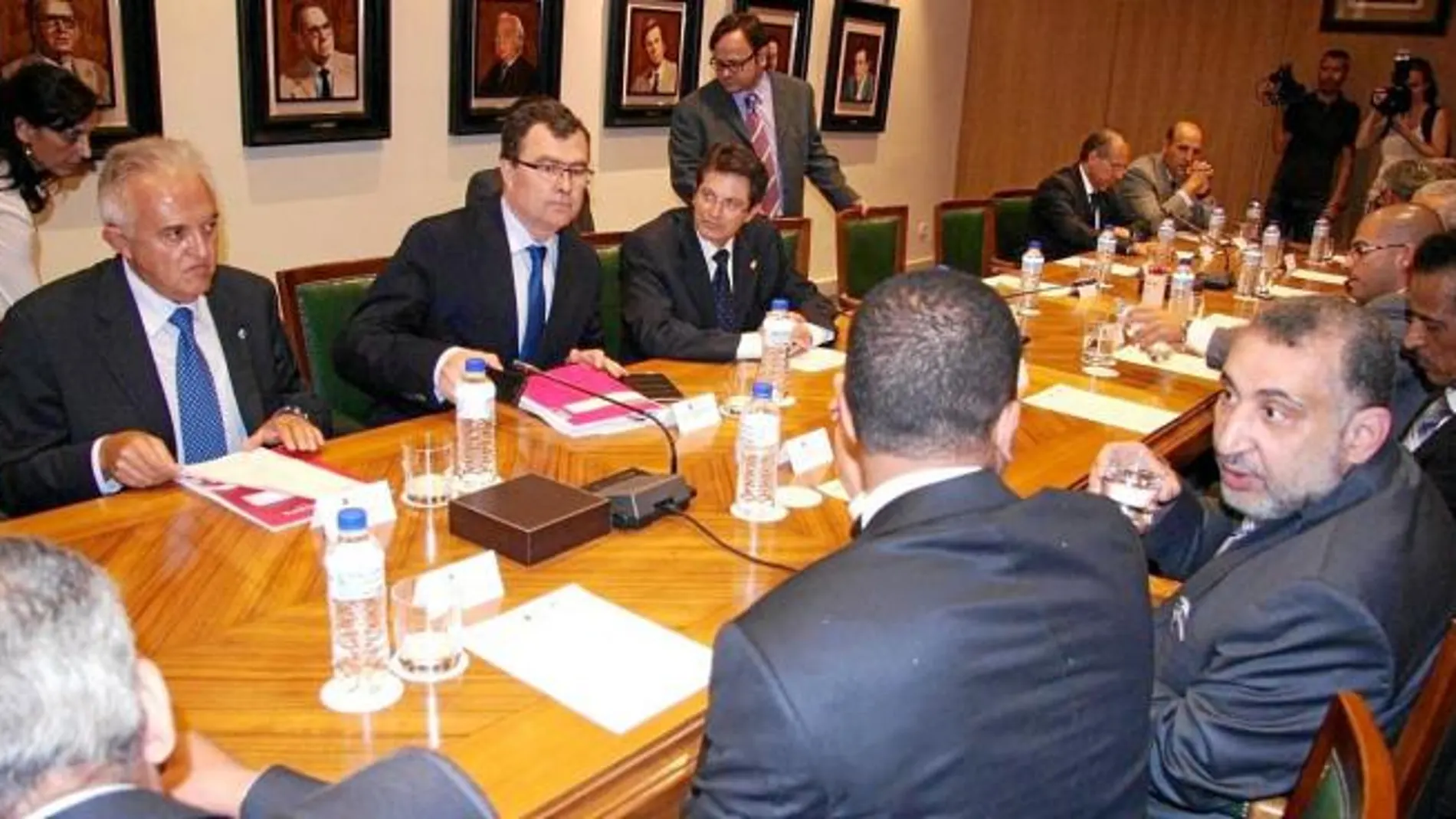 El Gobierno se reúne con una delegación de Arabía Saudí para captar inversiones y proyectos