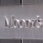 Lluvia de críticas a Moodys por obviar los planes de saneamiento de la banca