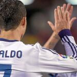 Ronaldo y Di María celebran uno de los dos tantos del goleador portugués