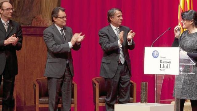 Imma Monsó gana el Ramon Llull