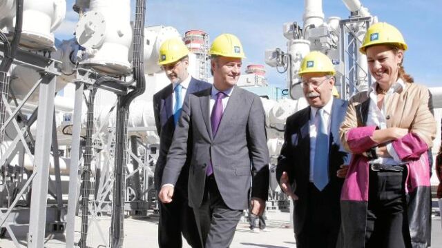 Fabra visitó la estación conversora de Morverdre junto a los responsables de Red Eléctrica Española y la delegada del Gobierno, Sánchez de León