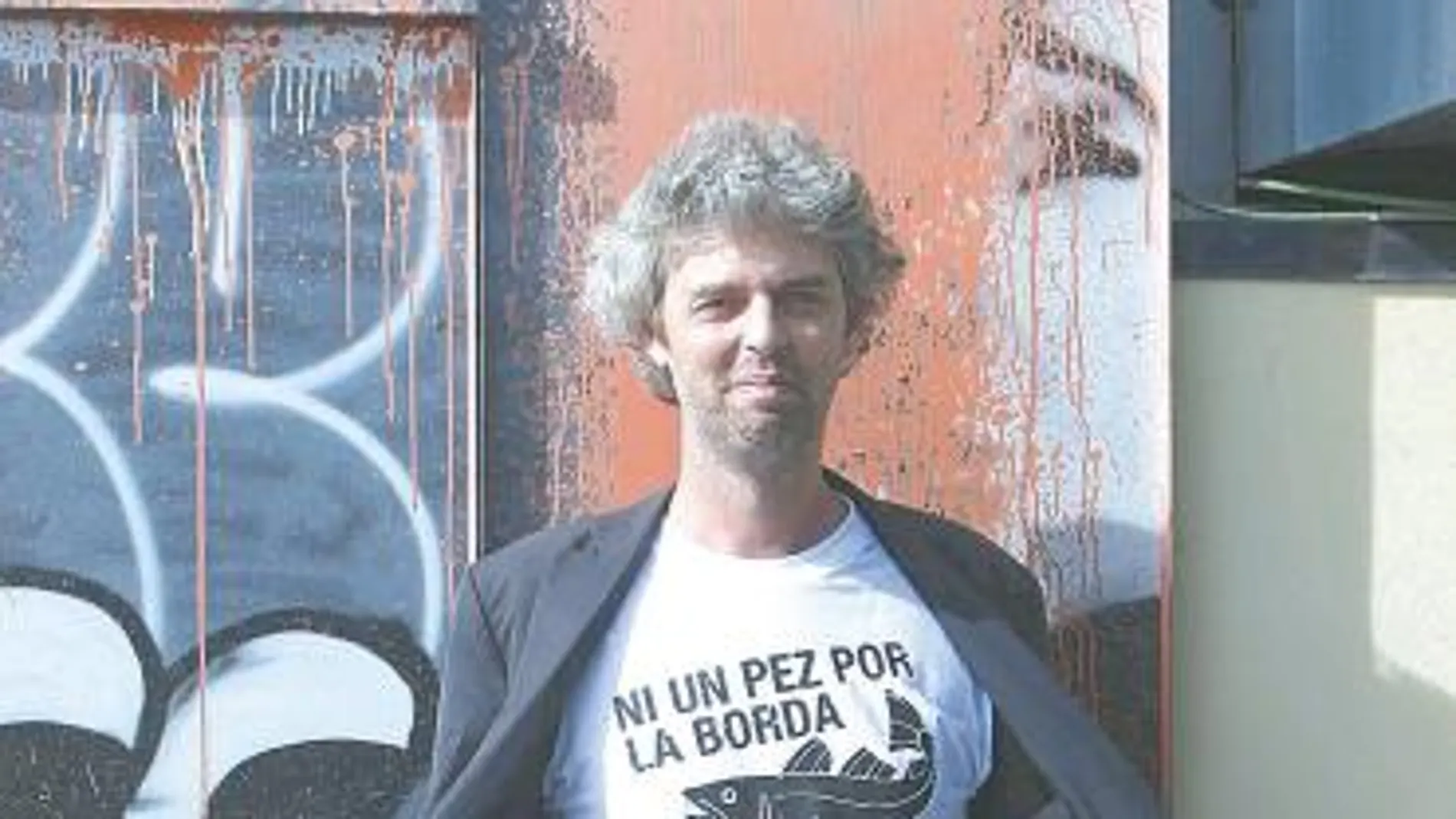 «Comerían 2.000 personas con los peces que se tiran de un barco de arrastre cada 5 horas»