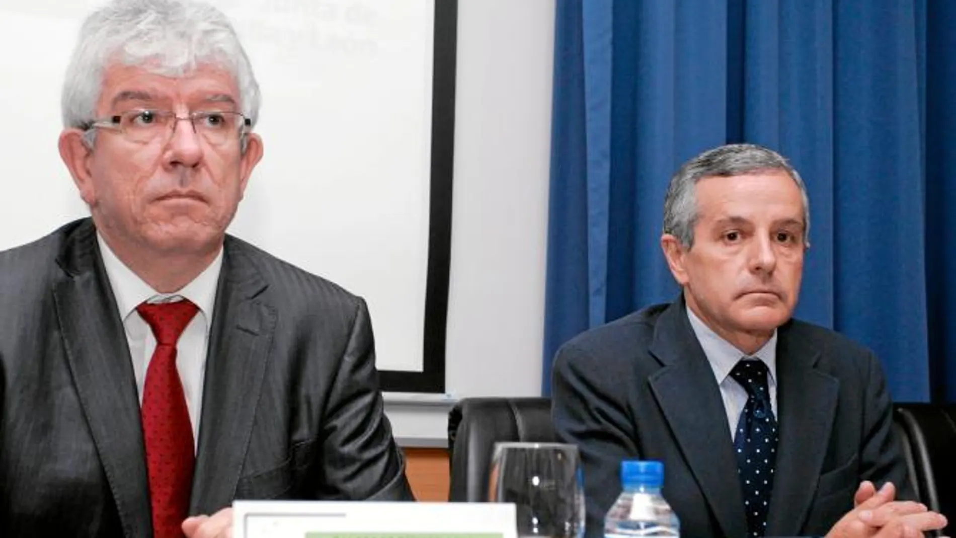 El rector y alcalde de León, José Ángel Hermida y Emilio Gutiérrez