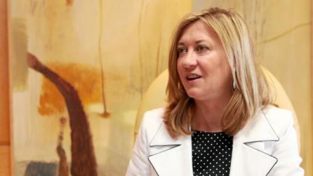 La consejera de Hacienda, Pilar del Olmo, explica la prorroga de las Cuentas autonómicas para 2012