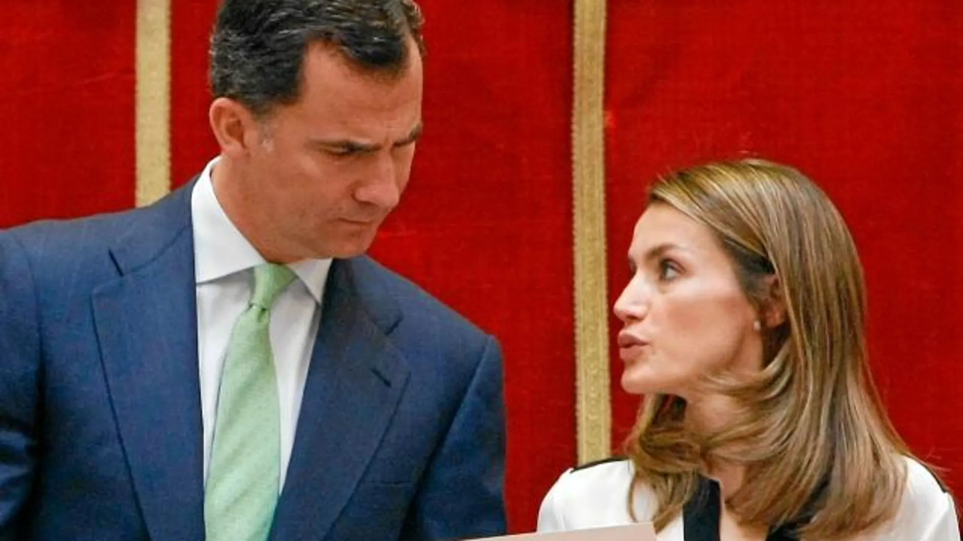 El Príncipe pide «solidaridad» entre comunidades para salir de la crisis