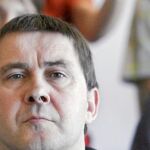 El Supremo rebaja la pena a Otegi pero seguirá en la cárcel