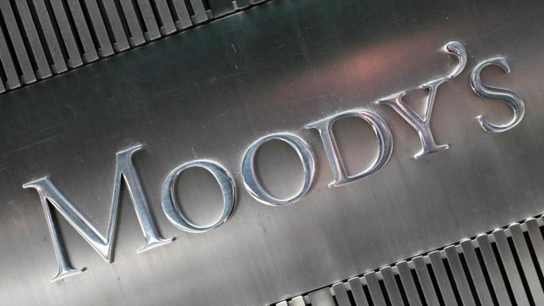 Un día después Moody's vuelve a rebajar la calificación