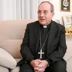  Juan José Asenjo / Arzobispo de Sevilla: «Los cofrades me van entendiendo y cada vez más se sienten Iglesia»
