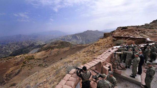 Fuerzas turcas toman posiciones en el Kurdistán