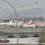 Aviones de Iberia y Vueling en la T-4 del aeropuerto de Madrid Barajas