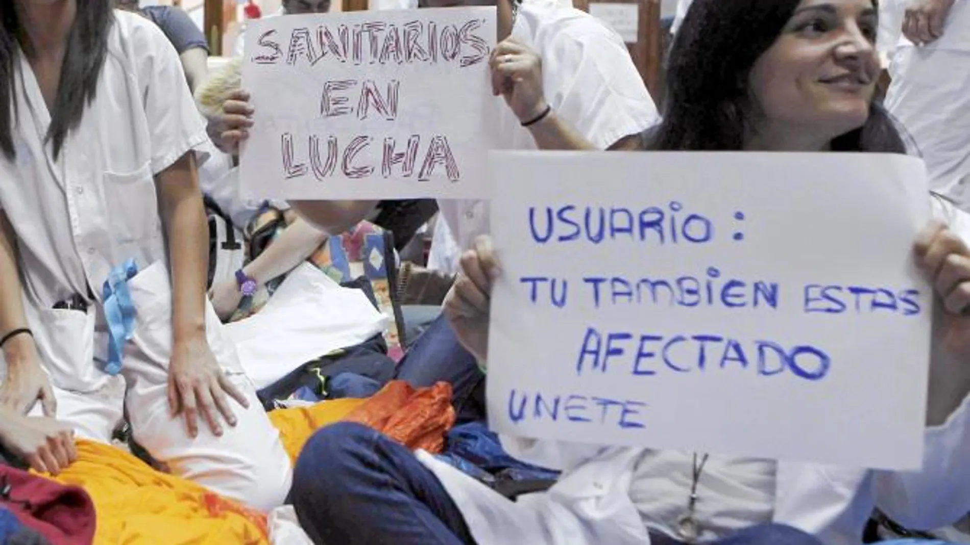 El día que Consuelo entró en urgencias, frente al Sant Pau había una concentración contra los recortes, como la de la imagen