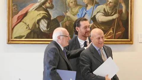 De izda. a dcha., Pérez Llorca, Zugaza y Wert, ayer, al término de su comparecencia ante la Prensa